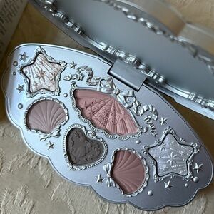 Flower Knows Seashell Shells Jewels Eyeshadow Palette Moonlight Pearl 01 BNIB